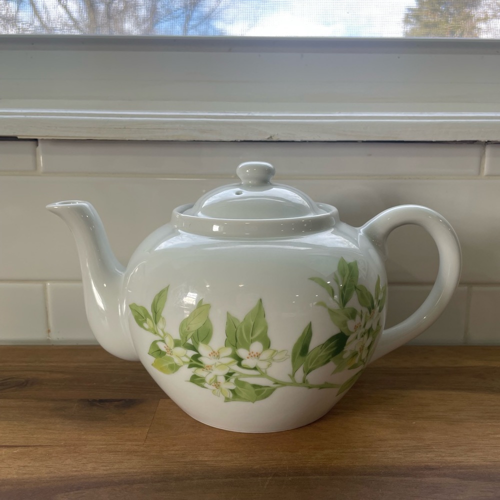Toscany Collection Teapot With Tea Infuser White & Green With Flowers